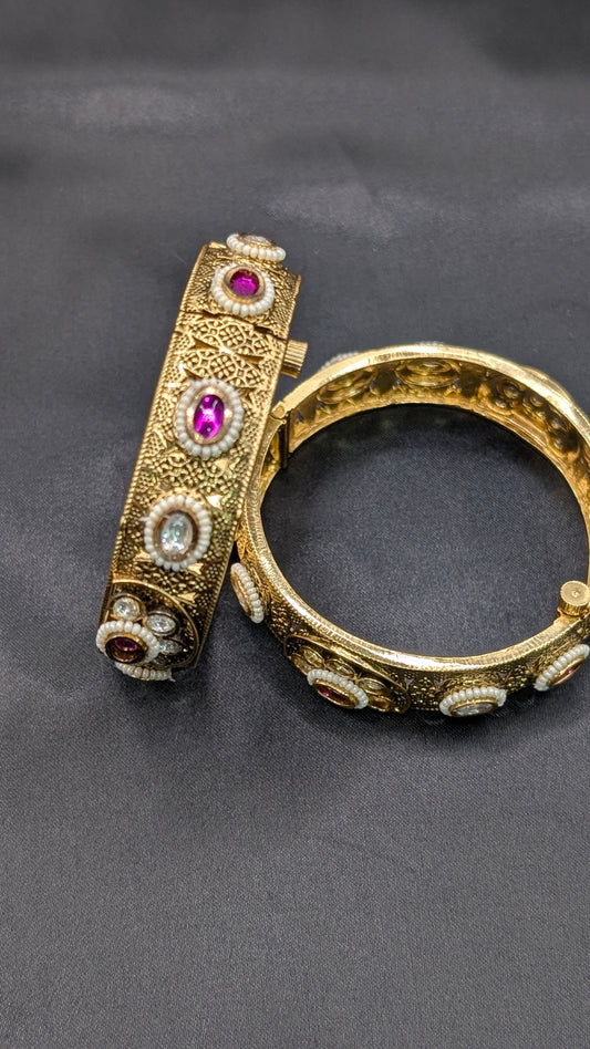 Anvika Polki Kundan Bangle Set