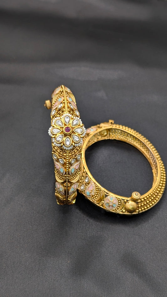 Ishita Rajwadi Bangle Set