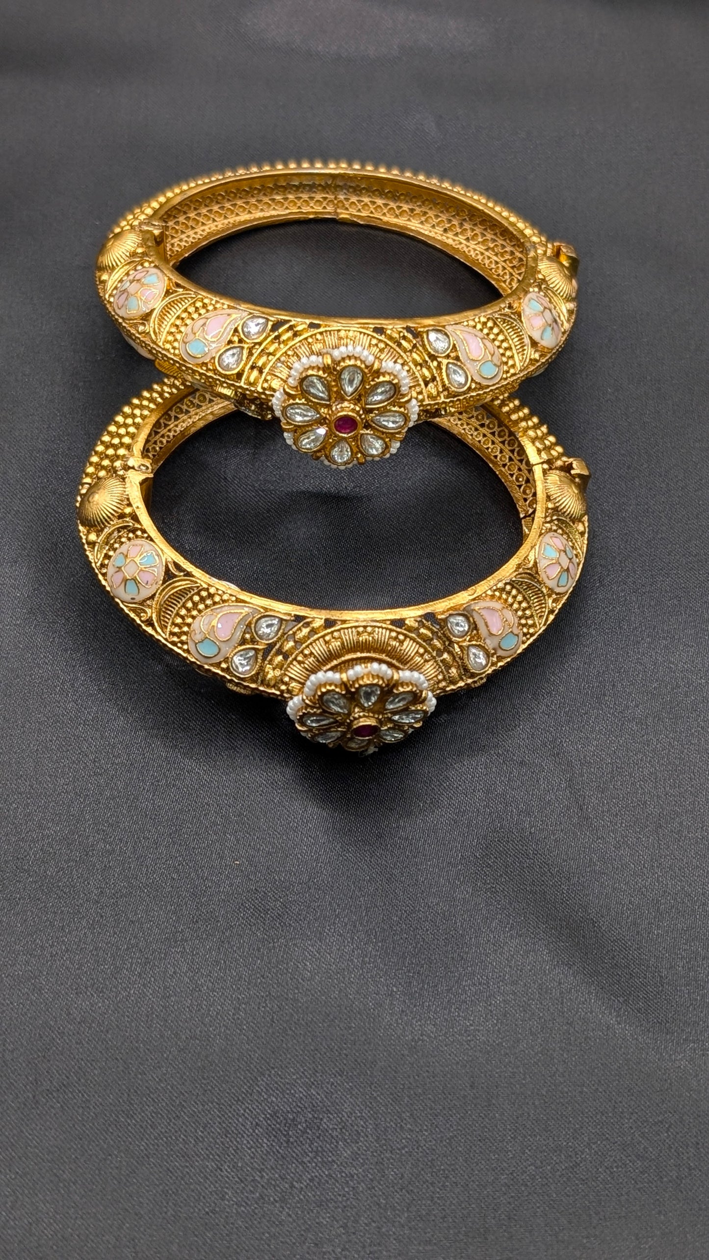 Ishita Rajwadi Bangle Set