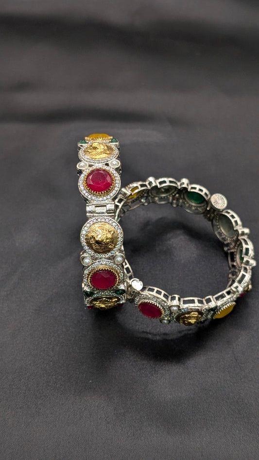 Divyanshi Doublet Bangle Set