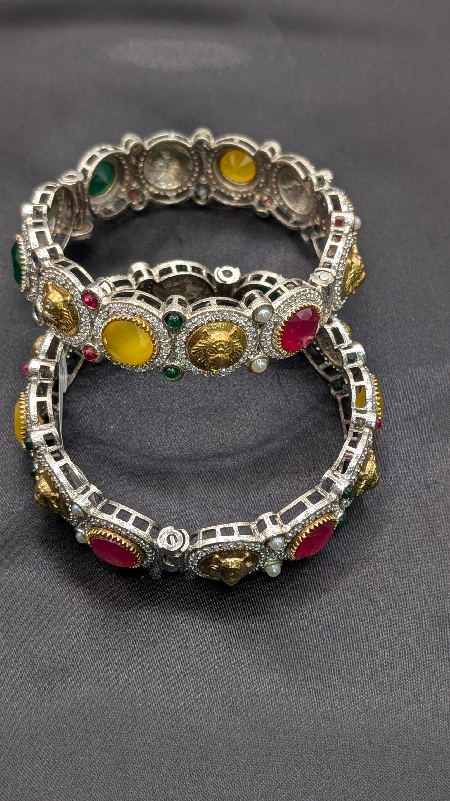Divyanshi Doublet Bangle Set