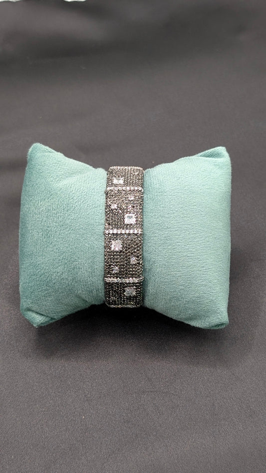 Vaidehi Nanosetting Bracelet