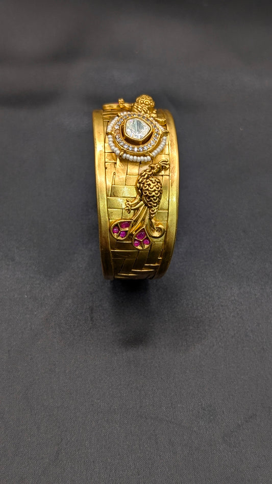 Kiara Kundan Bracelet