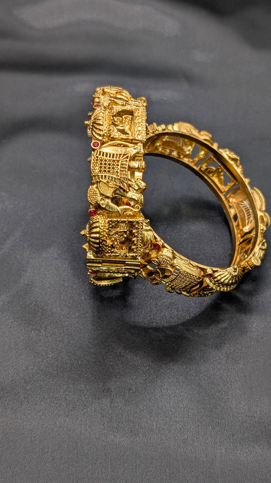 Miraya Antique Bangle Set