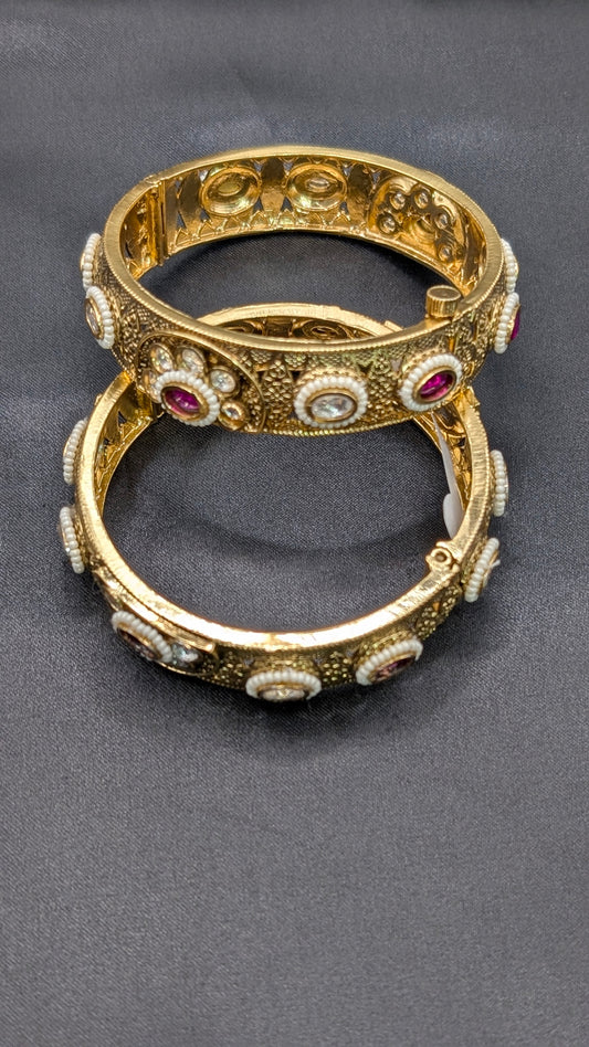 Anvika Polki Kundan Bangle Set