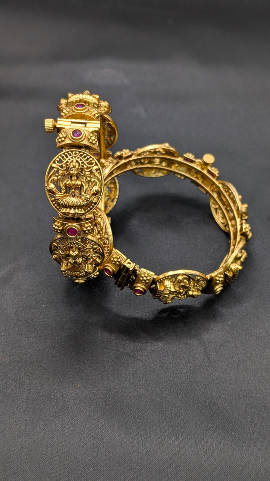 Tanvi Temple Bangle Set