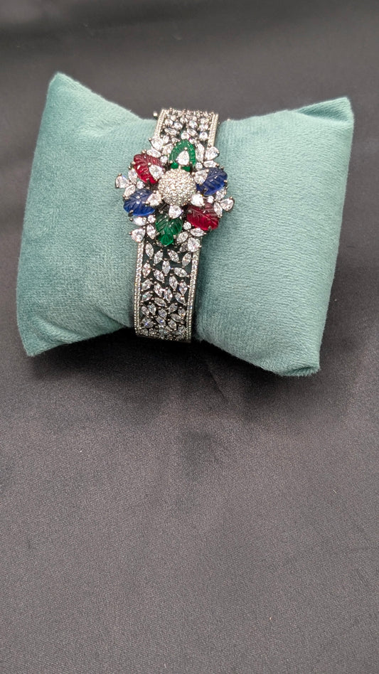Yashvi Nanosetting and Uncut Diamond Bracelet