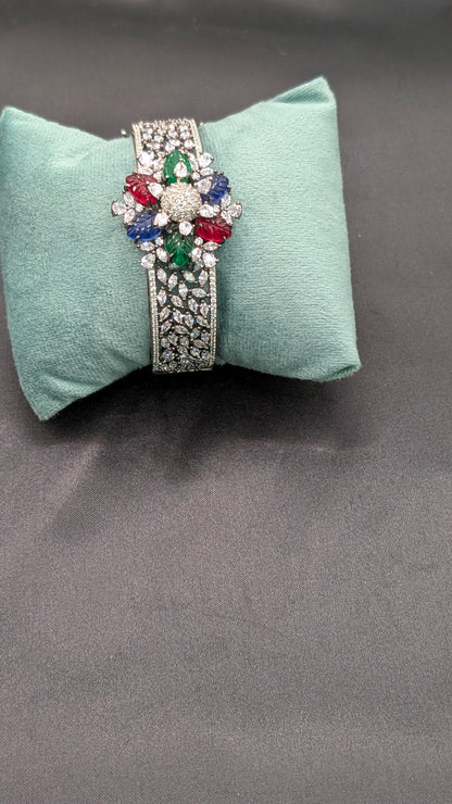Yashvi Nanosetting and Uncut Diamond Bracelet