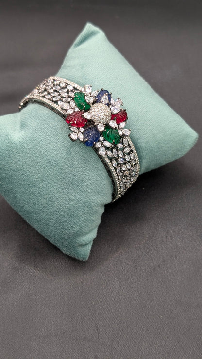 Yashvi Nanosetting and Uncut Diamond Bracelet
