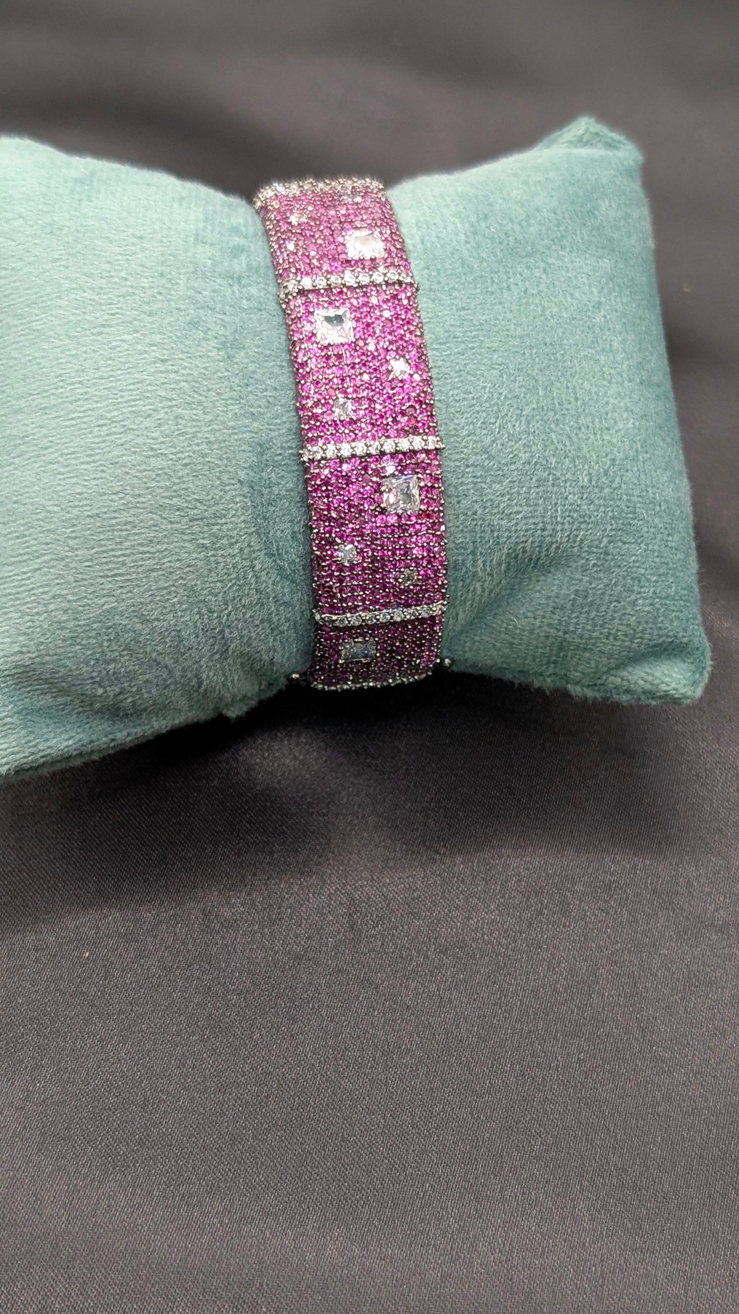 Vaidehi Nanosetting Bracelet