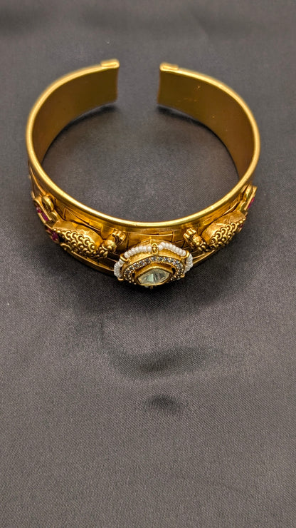 Kiara Kundan Bracelet