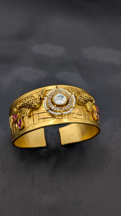 Kiara Kundan Bracelet