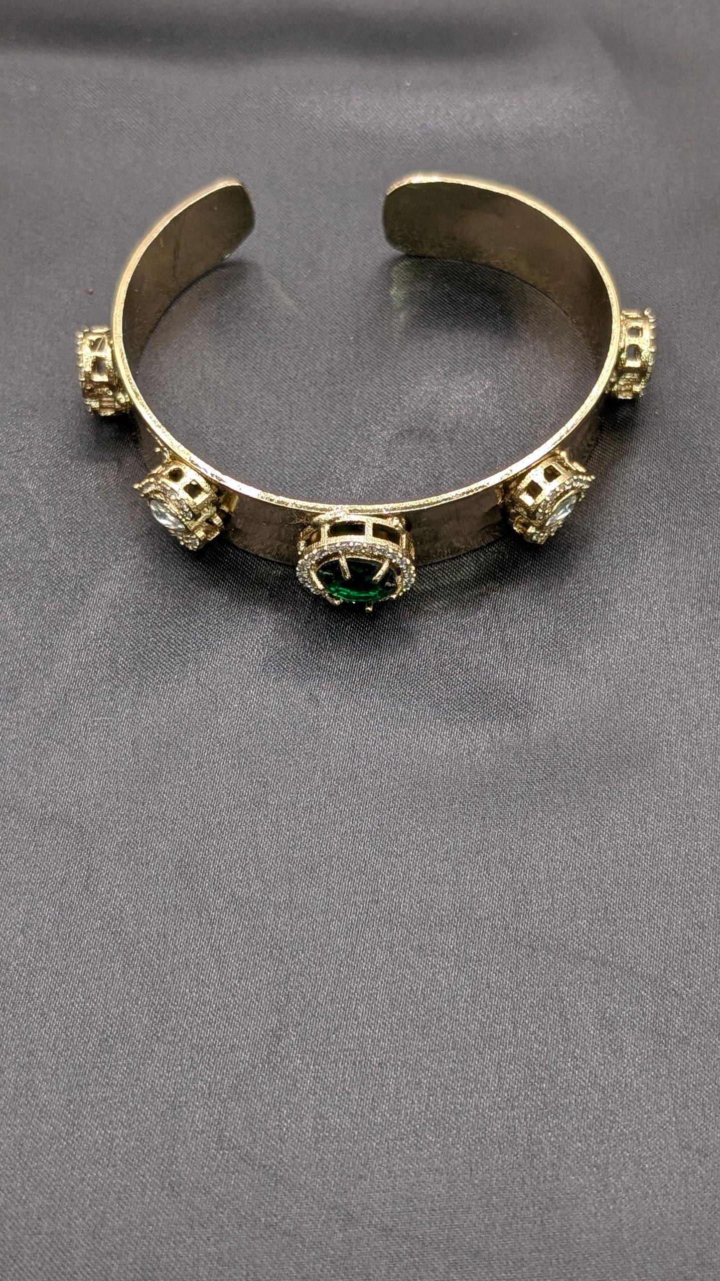 Anaya Mozannite Kundan Bracelet