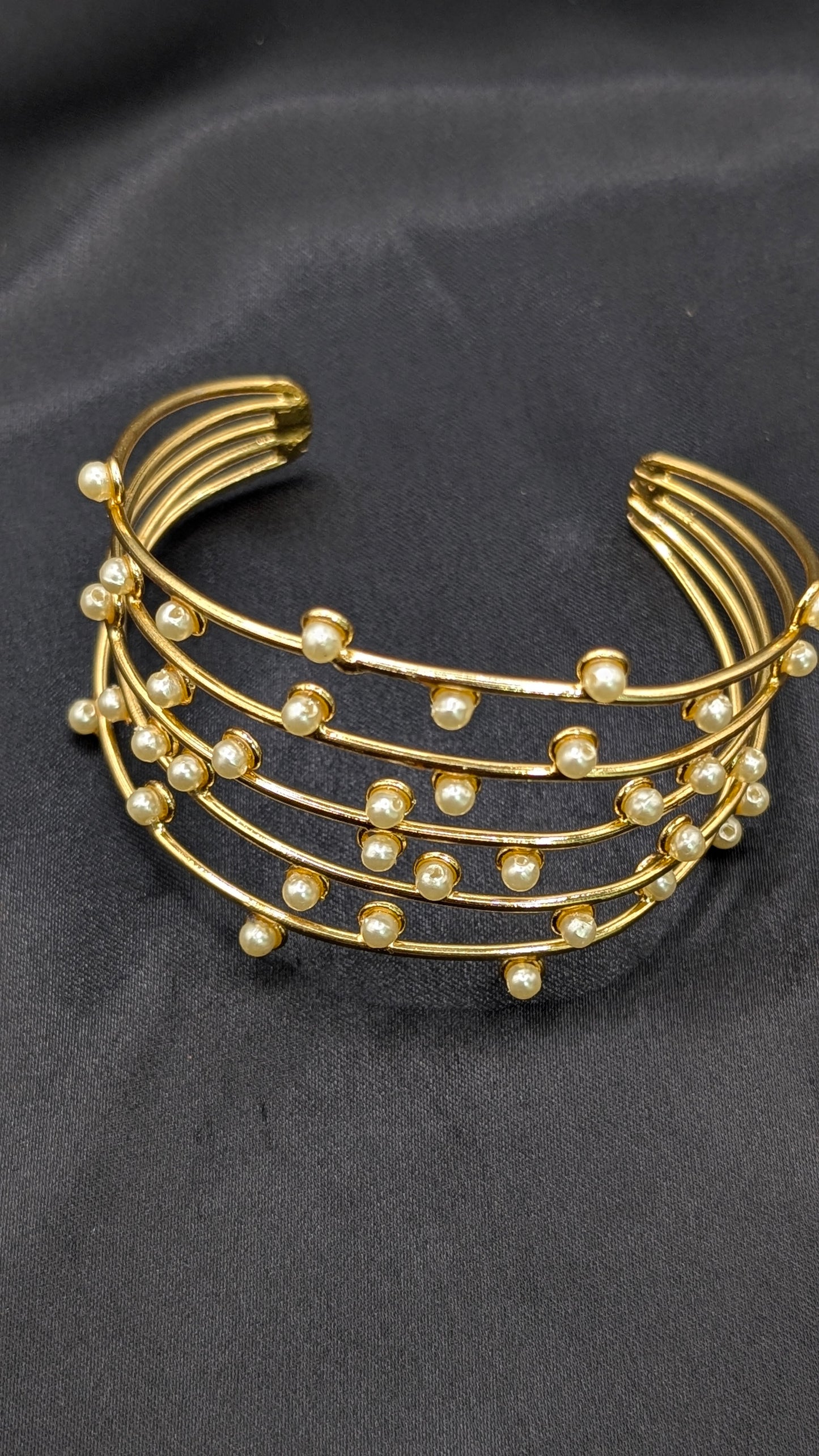 Avni Pearl Bracelet