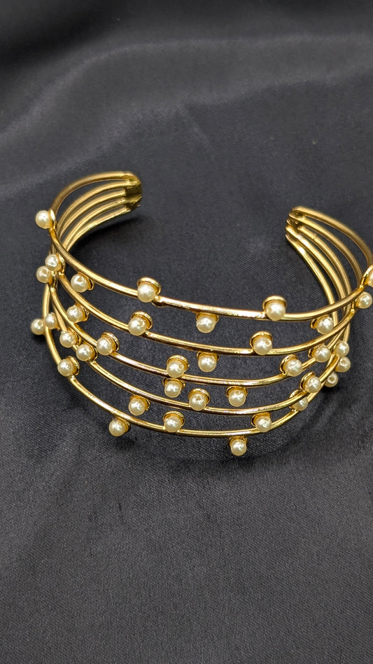 Avni Pearl Bracelet